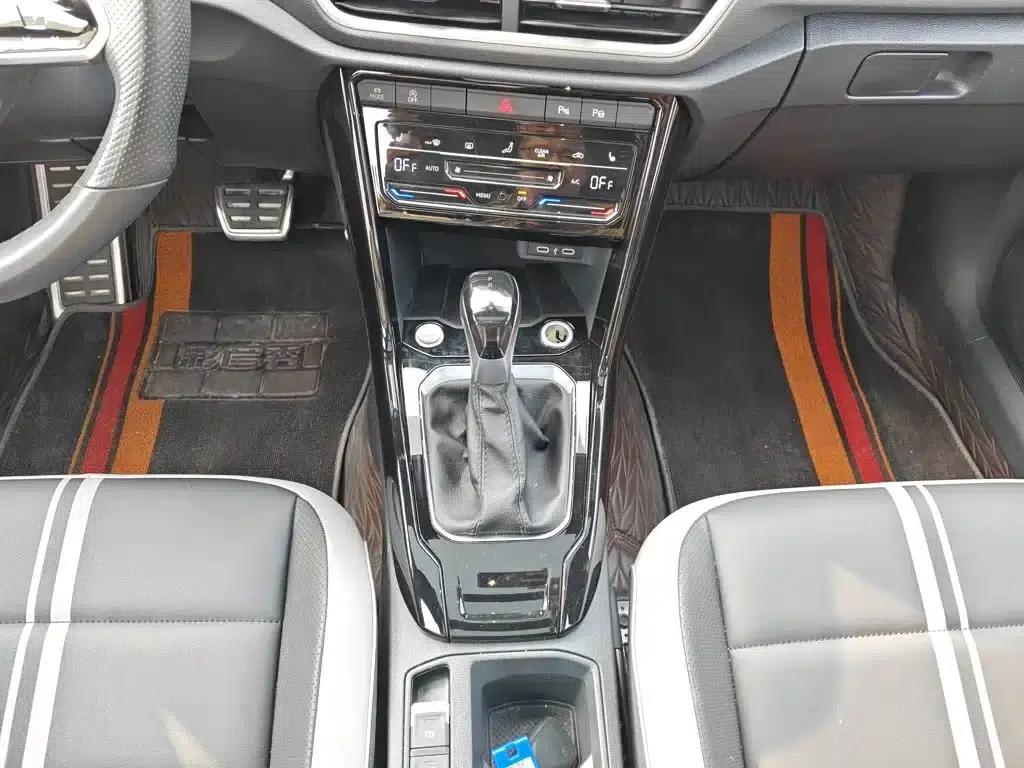 2023 T-ROC 300TSI DSG 2WD Starlight Edition — миниатюра 11