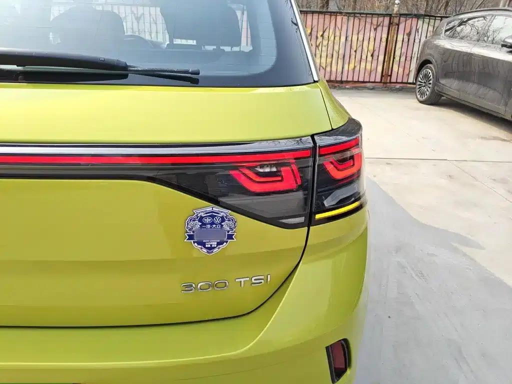 2023 T-ROC 300TSI DSG 2WD Starlight Edition — миниатюра 25