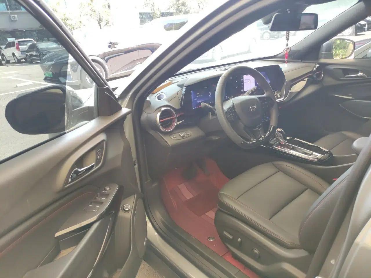 Chevrolet Seeker 2022 1.5T CVT RS Bee Wave Edition — миниатюра 16