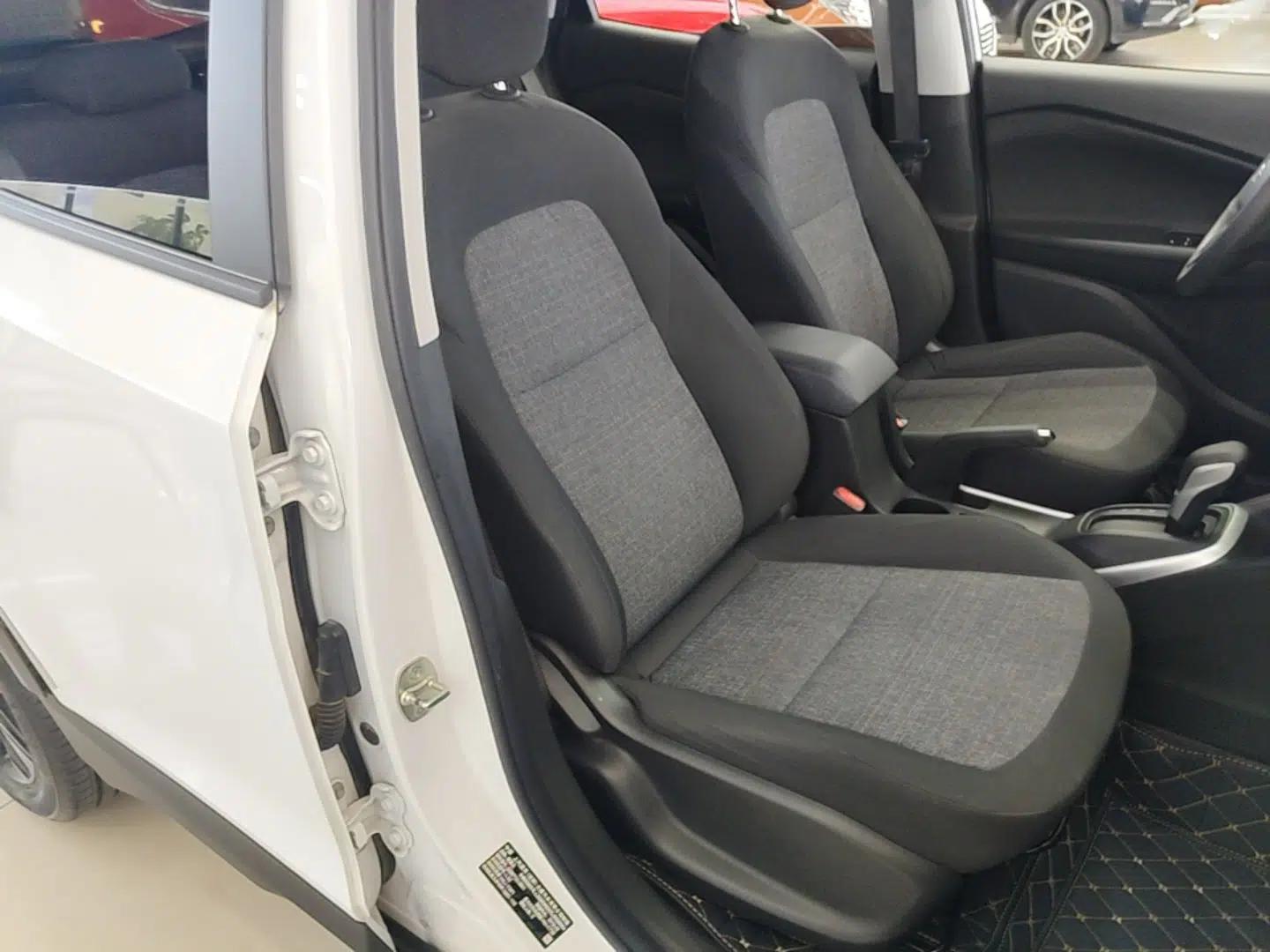 Chevrolet Trax 2019 Redline 335T CVT Trendy Version China VI Standard — миниатюра 19