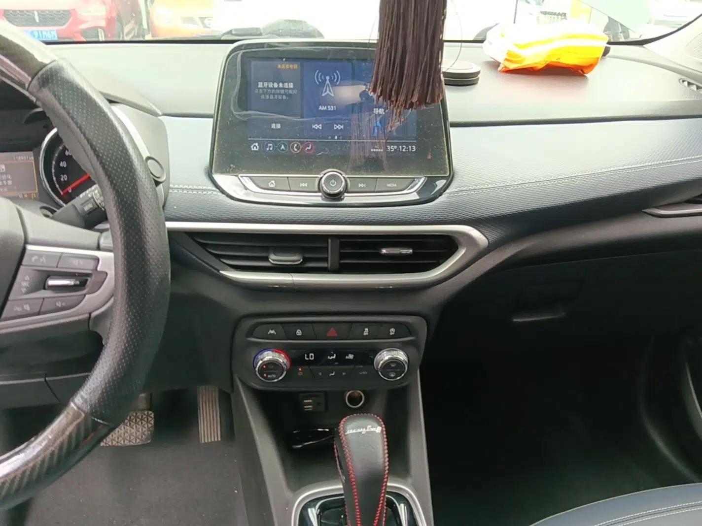 Chevrolet Trax 2019 Redline 335T CVT Luxury Edition China VI Standard — миниатюра 15