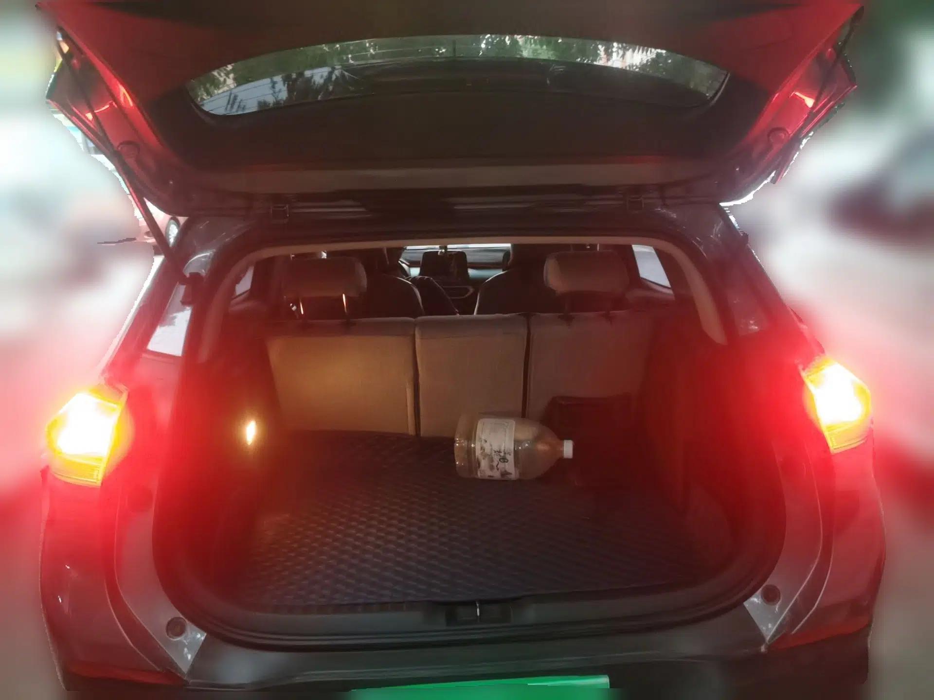 Chevrolet Trax 2019 Redline 335T CVT Top-Tier Model China VI Standard — миниатюра 19