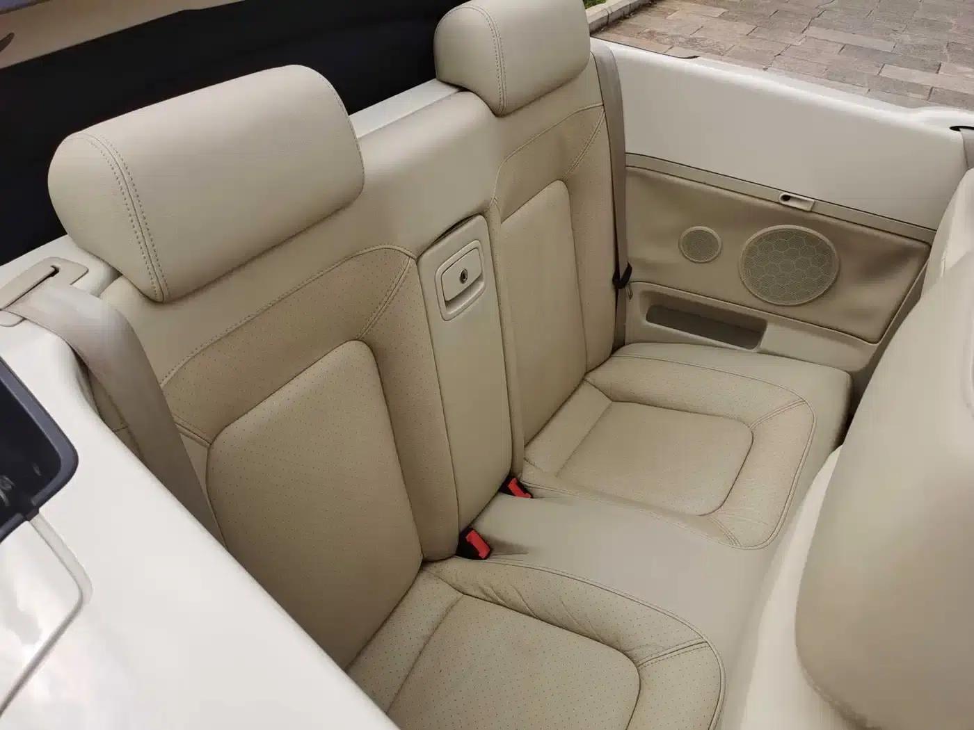 2010 Volkswagen Beetle 2.0 BlackOrange Convertible Luxury Edition — миниатюра 16
