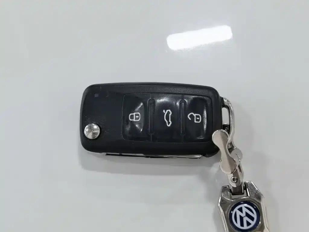 Santana 2019 1.5L Manual Fashion Edition (National VI Emission Standard) — миниатюра 19