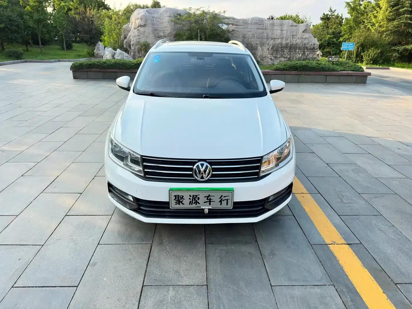 Santana 2017 Gran Lavida 1.6L Automatic Comfort Edition — миниатюра 1