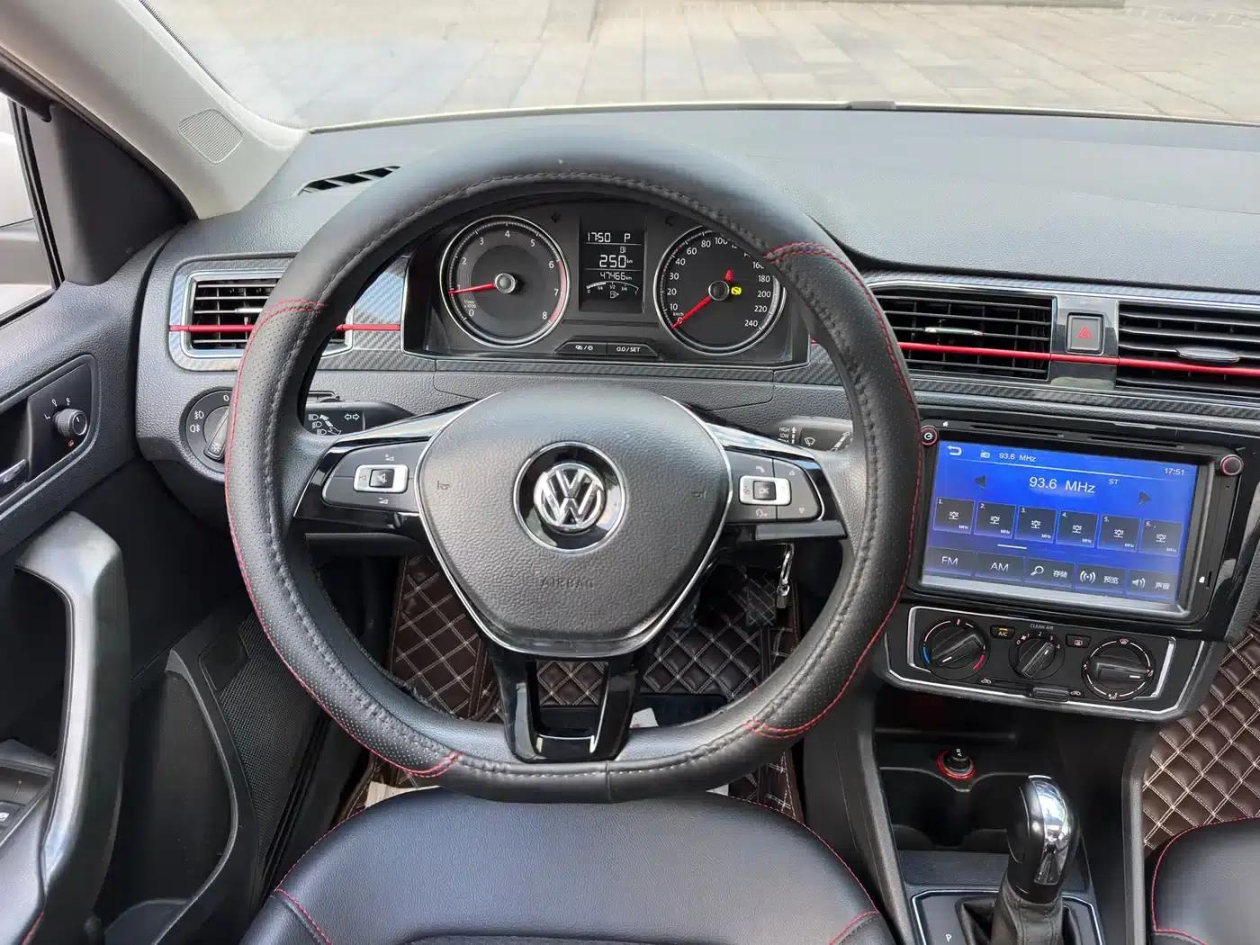 Santana 2017 Gran Lavida 1.6L Automatic Comfort Edition — миниатюра 11