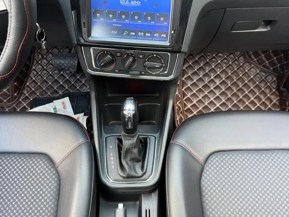 Santana 2017 Gran Lavida 1.6L Automatic Comfort Edition — миниатюра 12
