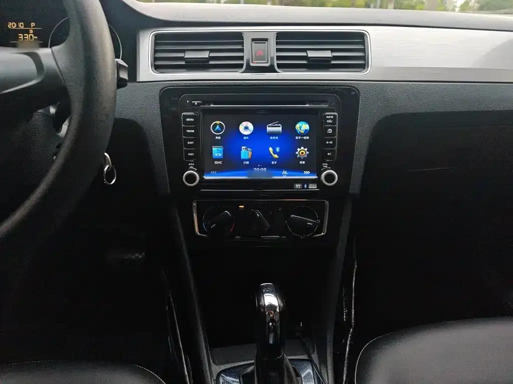 Santana 2015 Gran Lavida 1.6L Automatic Comfort Model — миниатюра 6