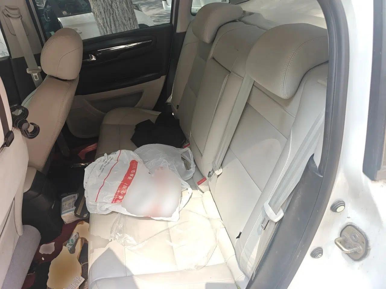 Citroen C-Quatre 2012 Sedan 1.6L Automatic Enjoyment Model — миниатюра 17