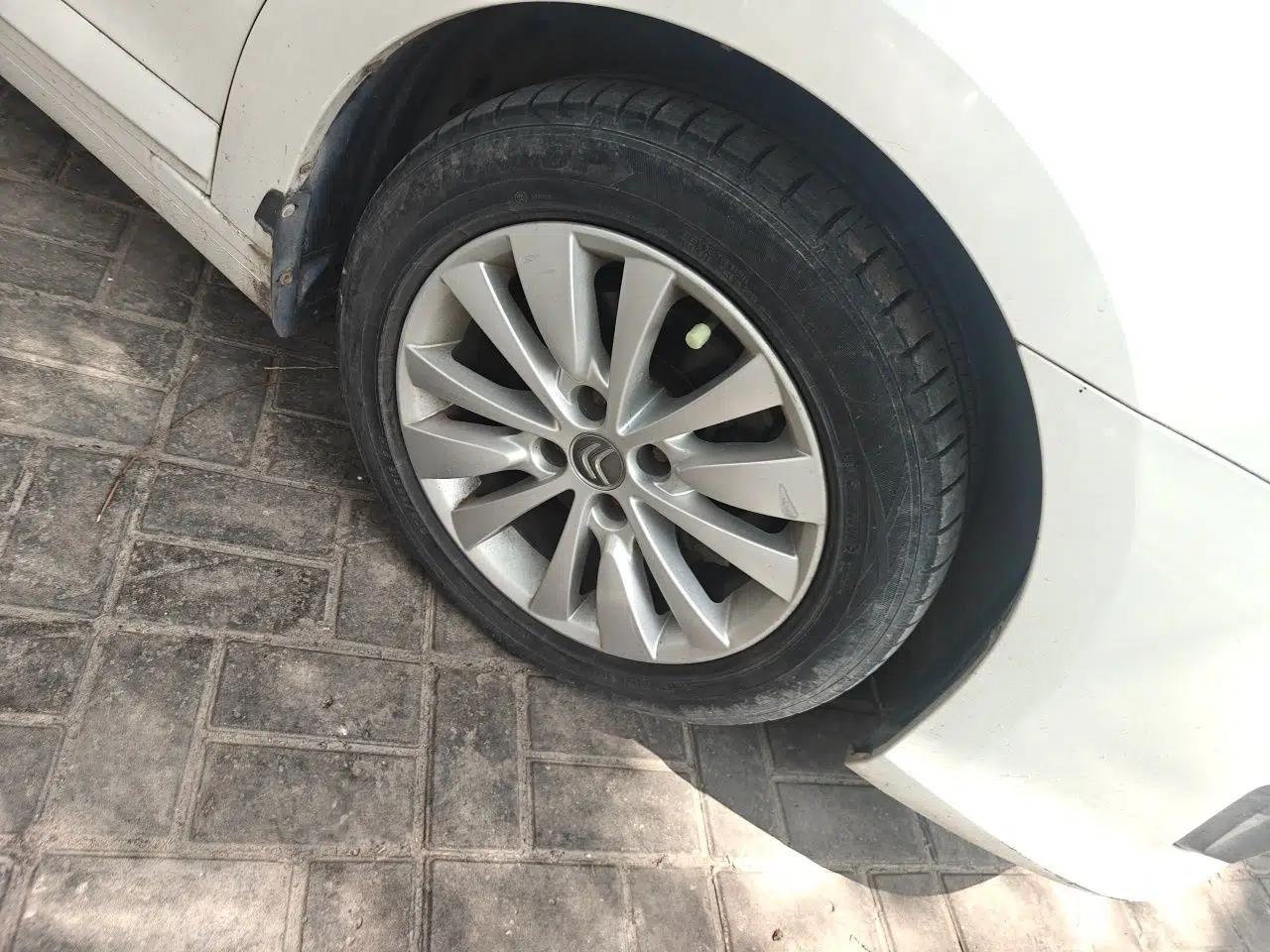 Citroen C-Quatre 2012 Sedan 1.6L Automatic Enjoyment Model — миниатюра 8