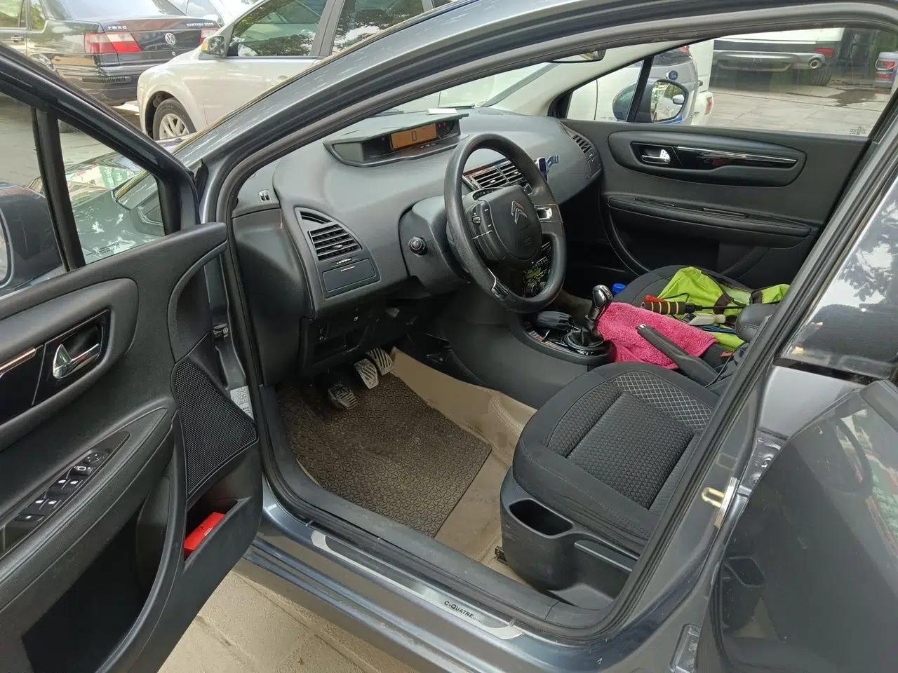 Citroen C-Quatre 2012 Sedan 1.6L Manual Prestige Model — миниатюра 16