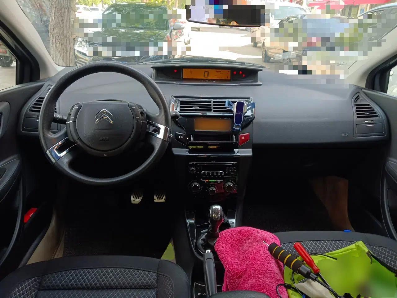 Citroen C-Quatre 2012 Sedan 1.6L Manual Prestige Model — миниатюра 9