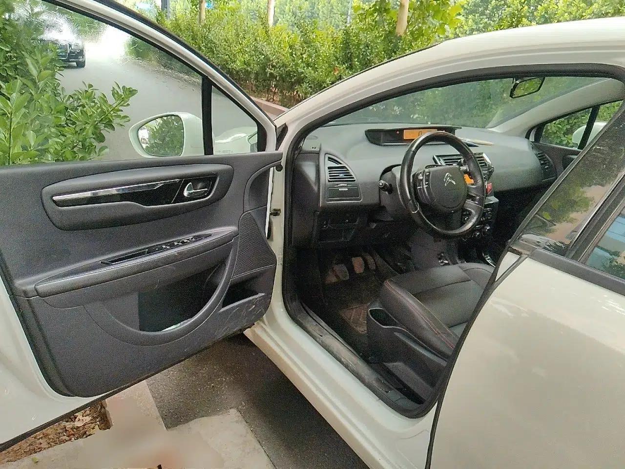 Citroen C-Quatre 2016 Classic Sedan 1.6L Manual - Premium Version — миниатюра 16