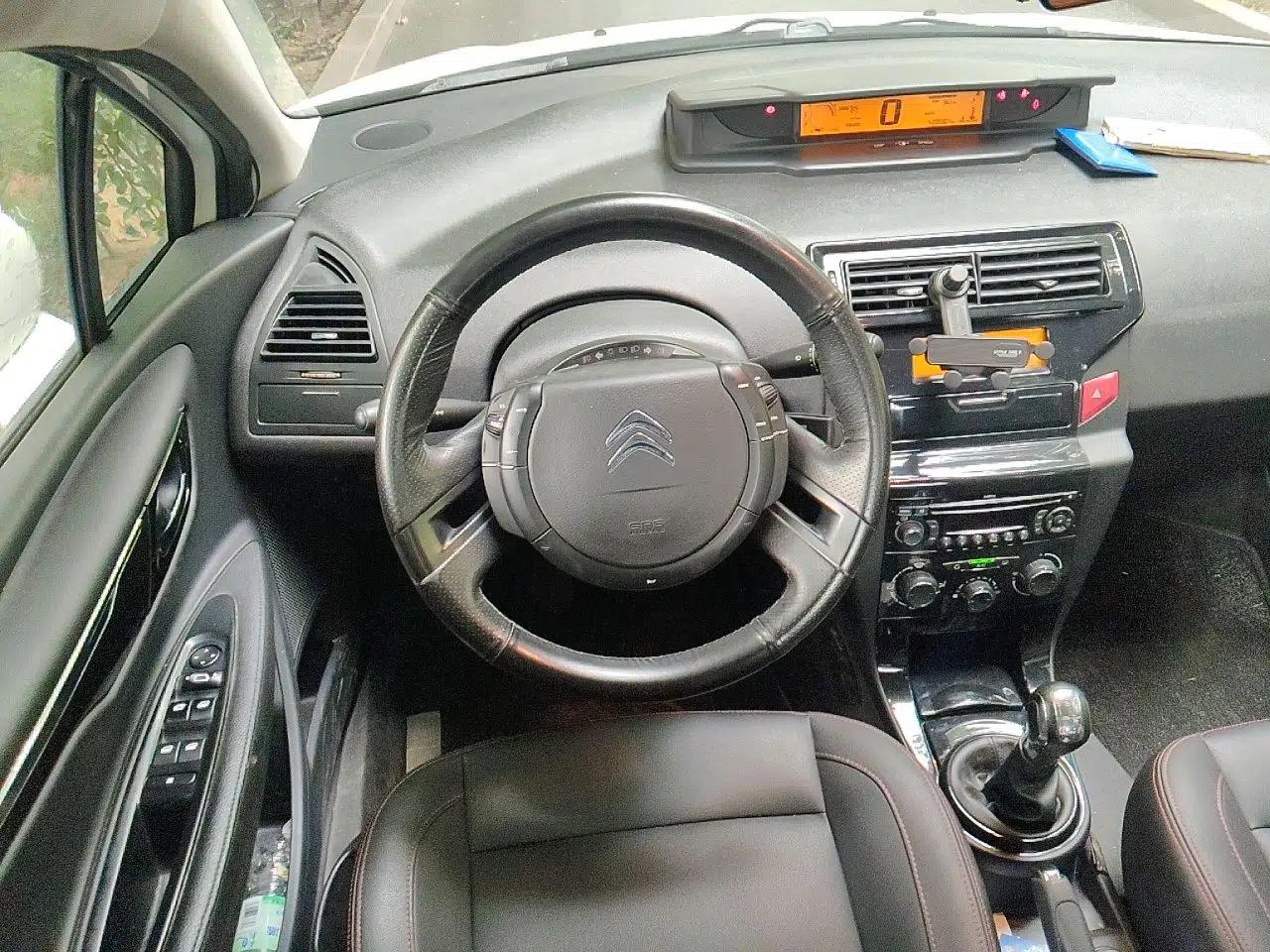 Citroen C-Quatre 2016 Classic Sedan 1.6L Manual - Premium Version — миниатюра 10