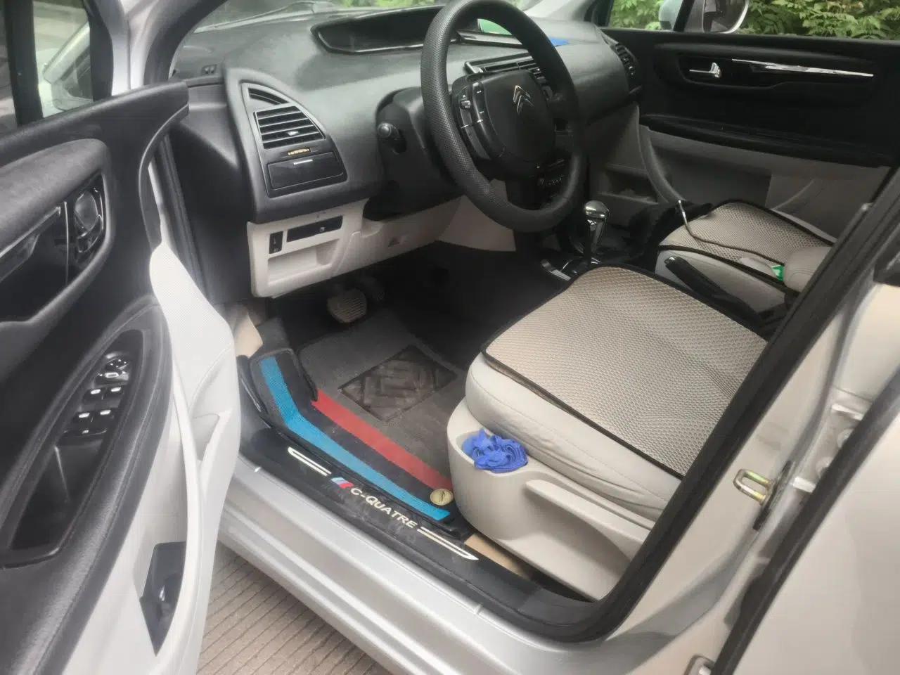 Citroen C-Quatre 2012 Sedan 1.6L Automatic Prestige Model — миниатюра 16