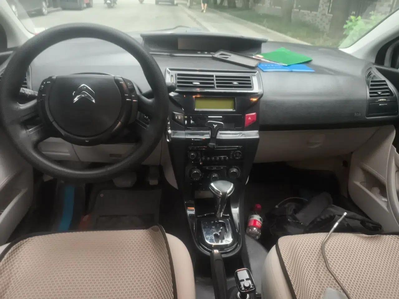 Citroen C-Quatre 2012 Sedan 1.6L Automatic Prestige Model — миниатюра 9