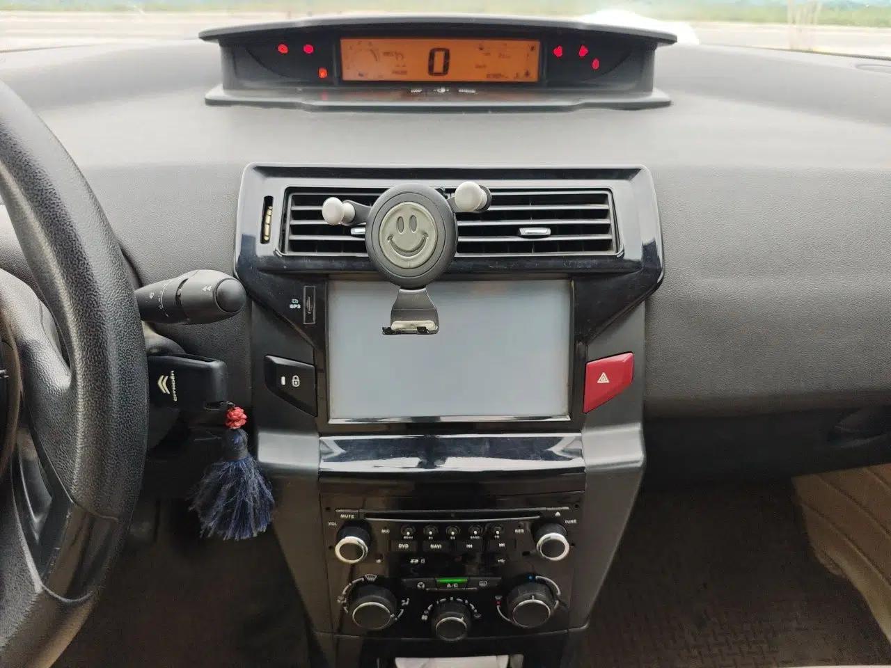 Citroen C-Quatre 2013 1.6L Manual Prestige CNG Model — миниатюра 13