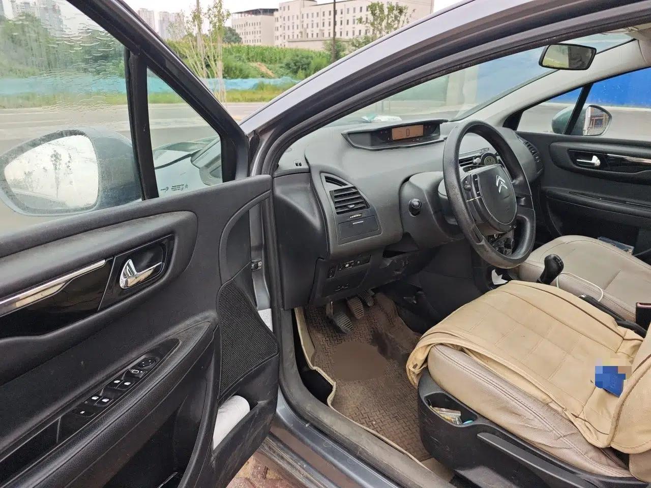Citroen C-Quatre 2013 1.6L Manual Prestige CNG Model — миниатюра 16