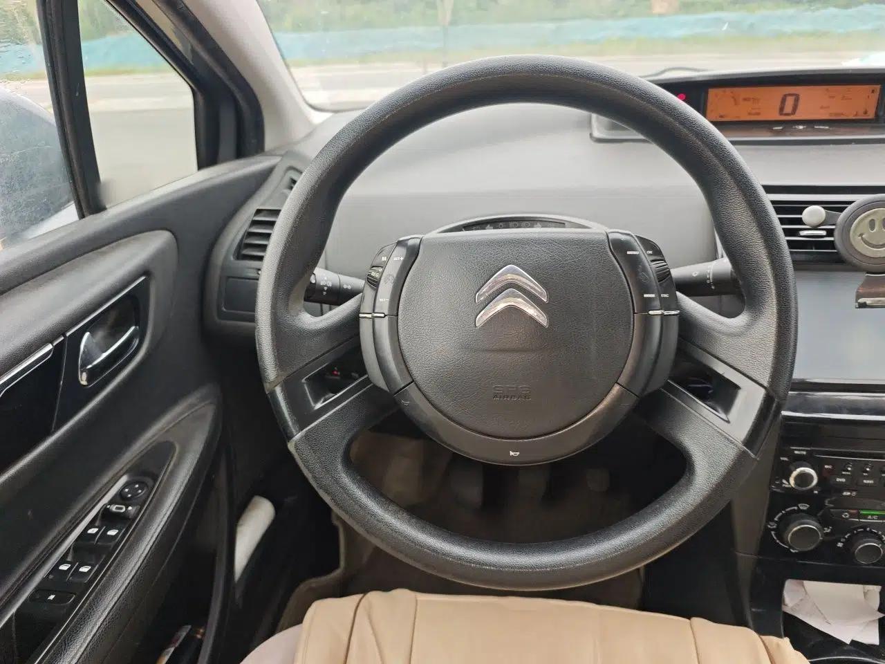 Citroen C-Quatre 2013 1.6L Manual Prestige CNG Model — миниатюра 10
