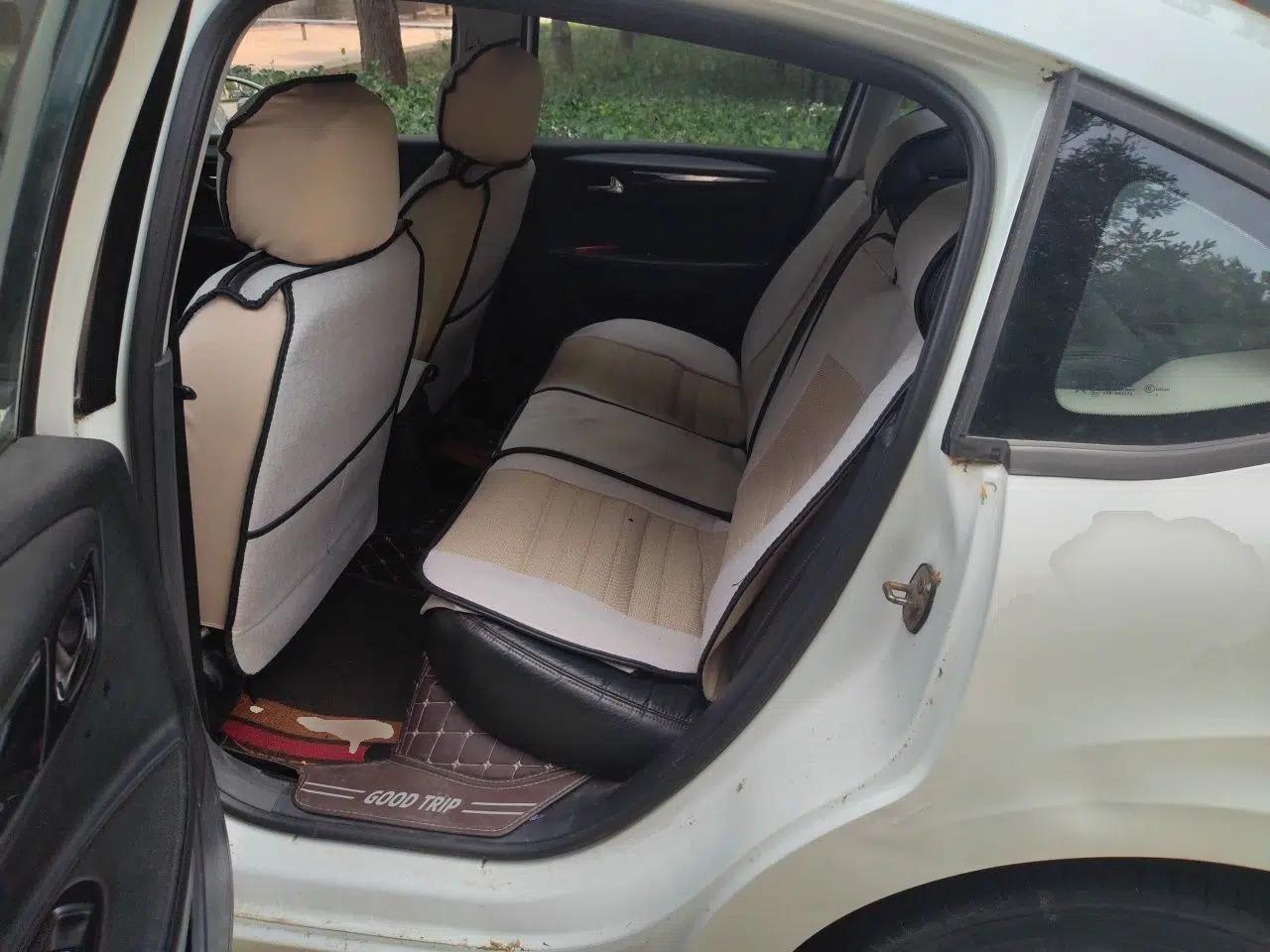 Citroen C-Quatre 2013 Sedan 1.6L Manual - Prestige Model — миниатюра 17