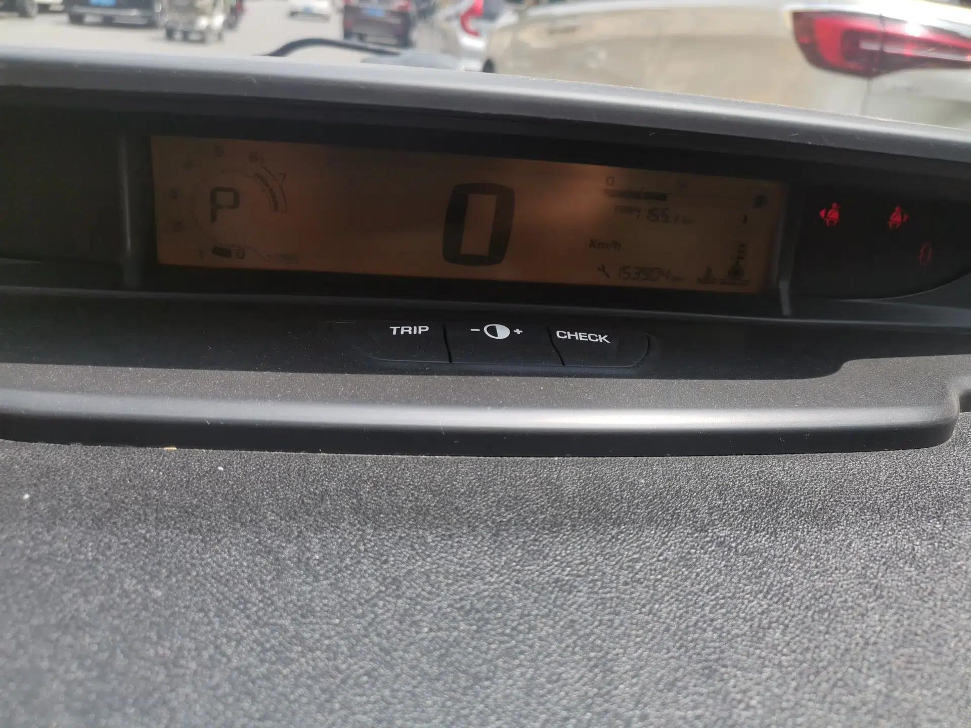 Citroen C-Quatre 2013 Sedan 1.6L Automatic Prestige Model — миниатюра 11