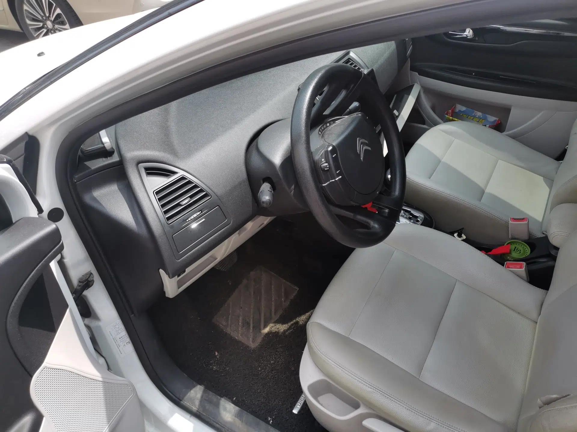 Citroen C-Quatre 2013 Sedan 1.6L Automatic Prestige Model — миниатюра 16