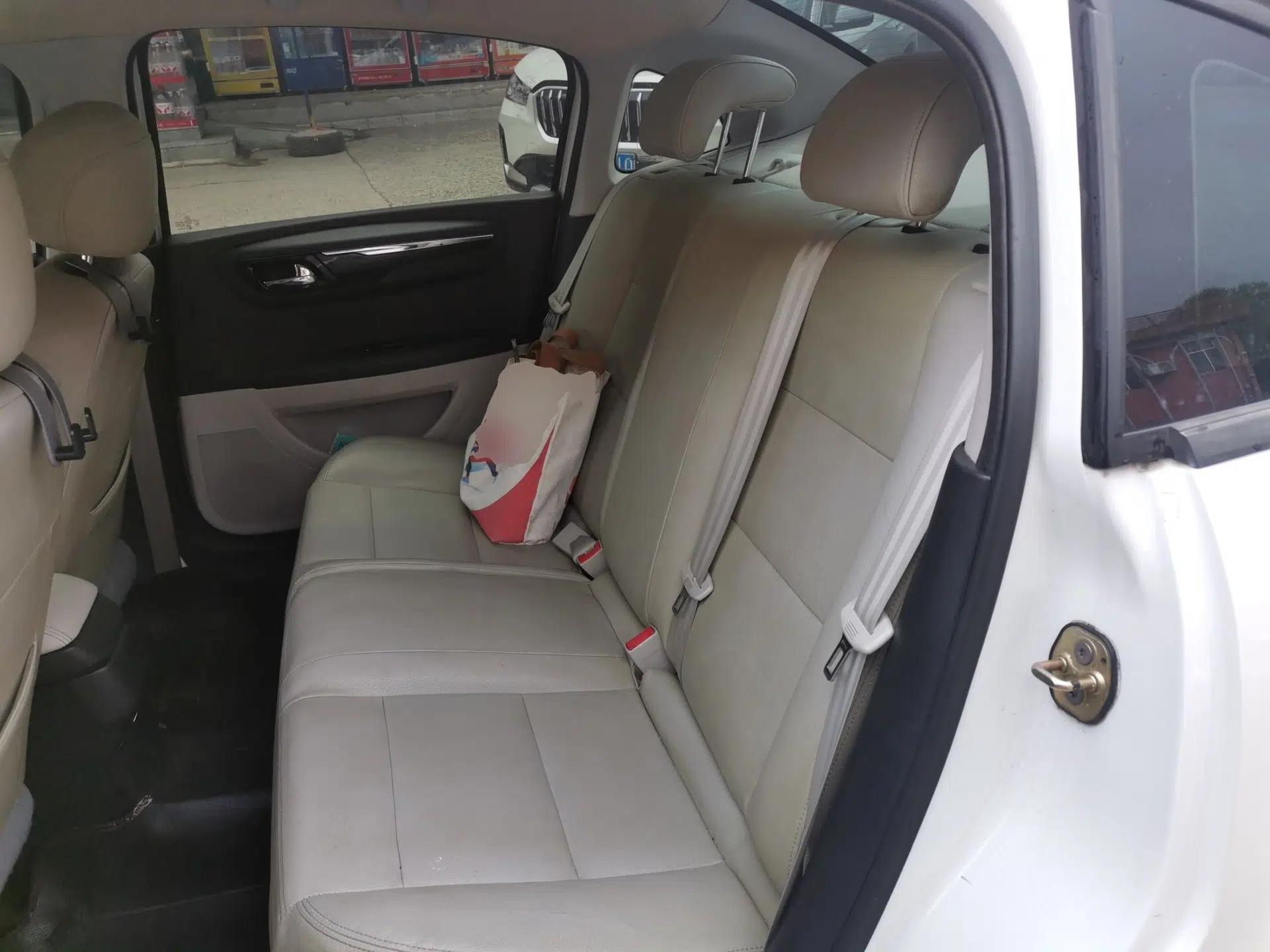 Citroen C-Quatre 2013 Sedan 1.6L Automatic Prestige Model — миниатюра 17