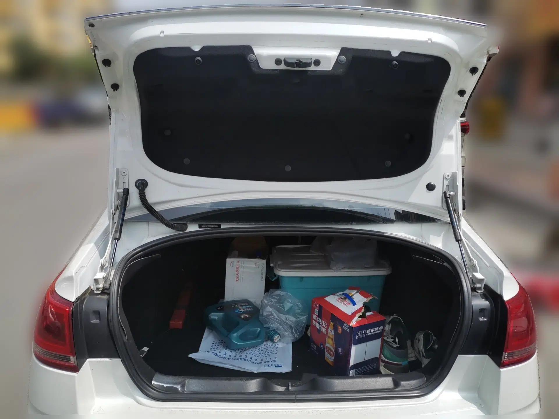 Citroen C-Quatre 2013 Sedan 1.6L Automatic Prestige Model — миниатюра 19