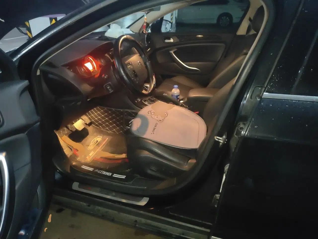 Citroen C5 2013 2.0L Automatic Luxury Model — миниатюра 16