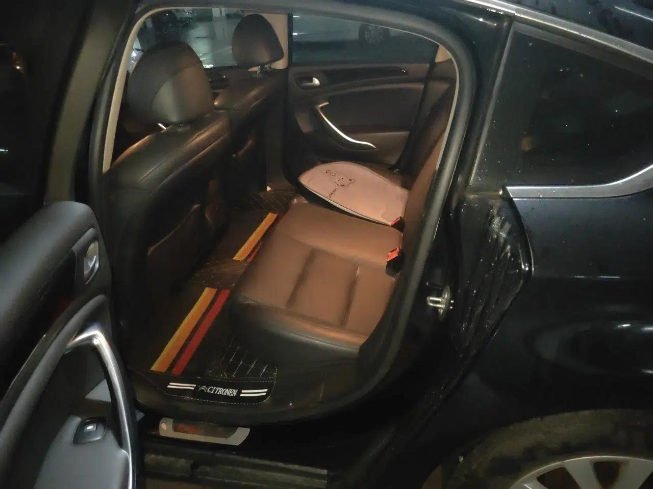 Citroen C5 2013 2.0L Automatic Luxury Model — миниатюра 17