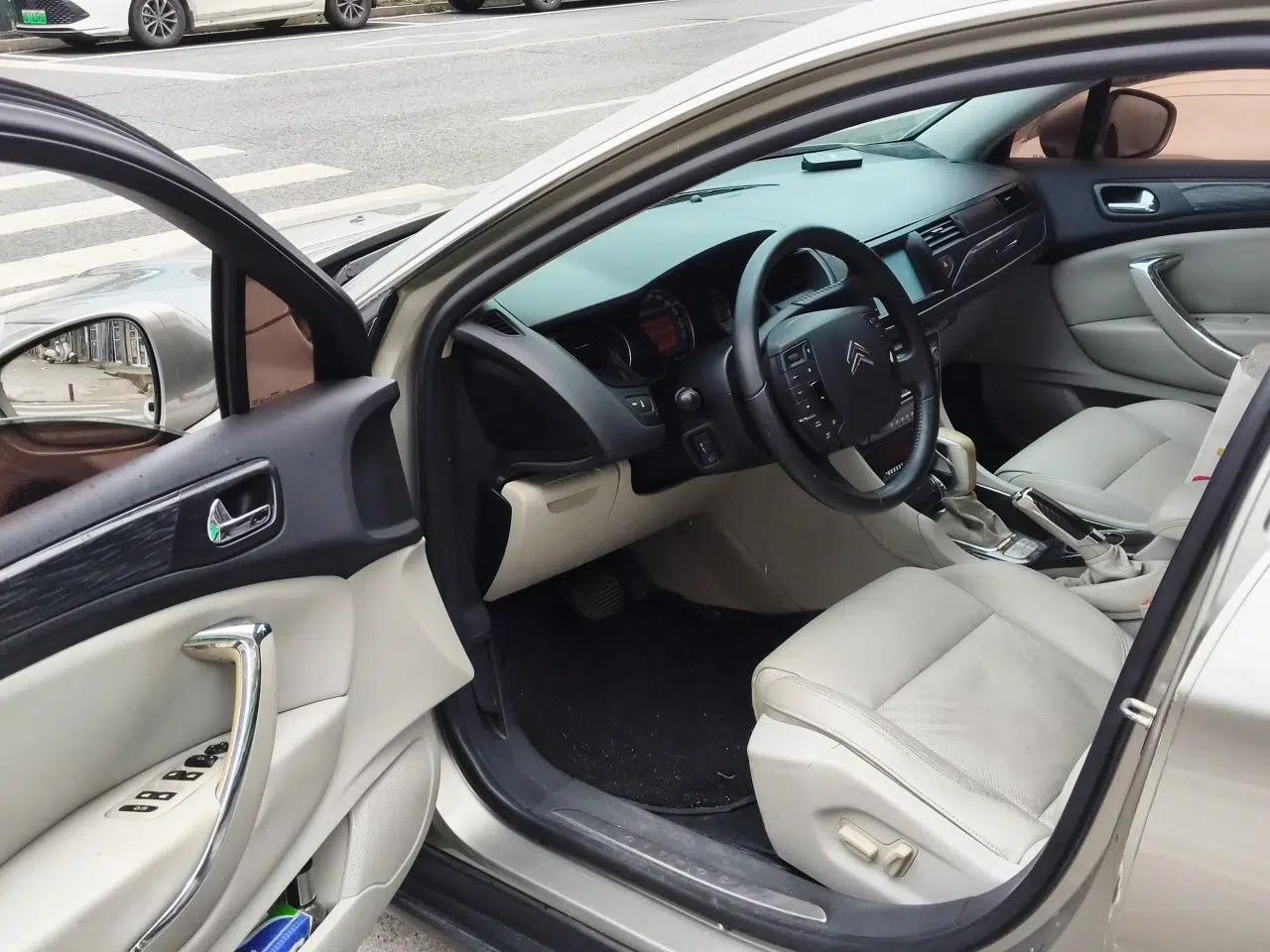 Citroen C5 2012 2.0L Automatic Luxury Edition — миниатюра 16
