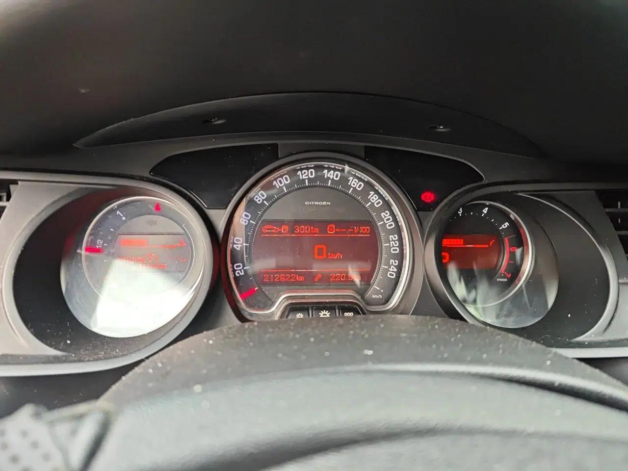Citroen C5 2013 2.0L Automatic Luxury Model — миниатюра 11