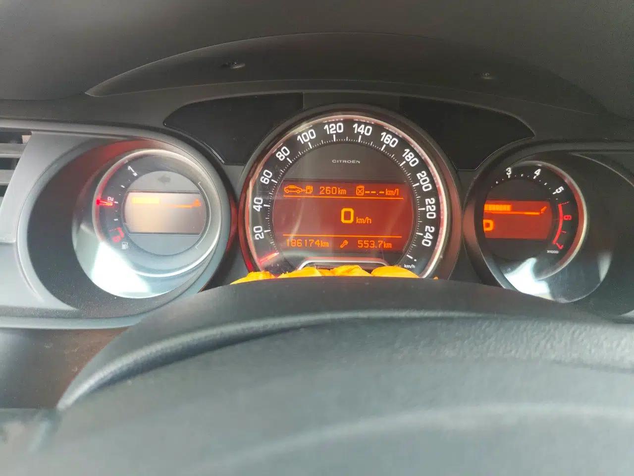 Citroen C5 2012 2.0L Automatic Luxury Edition — миниатюра 12