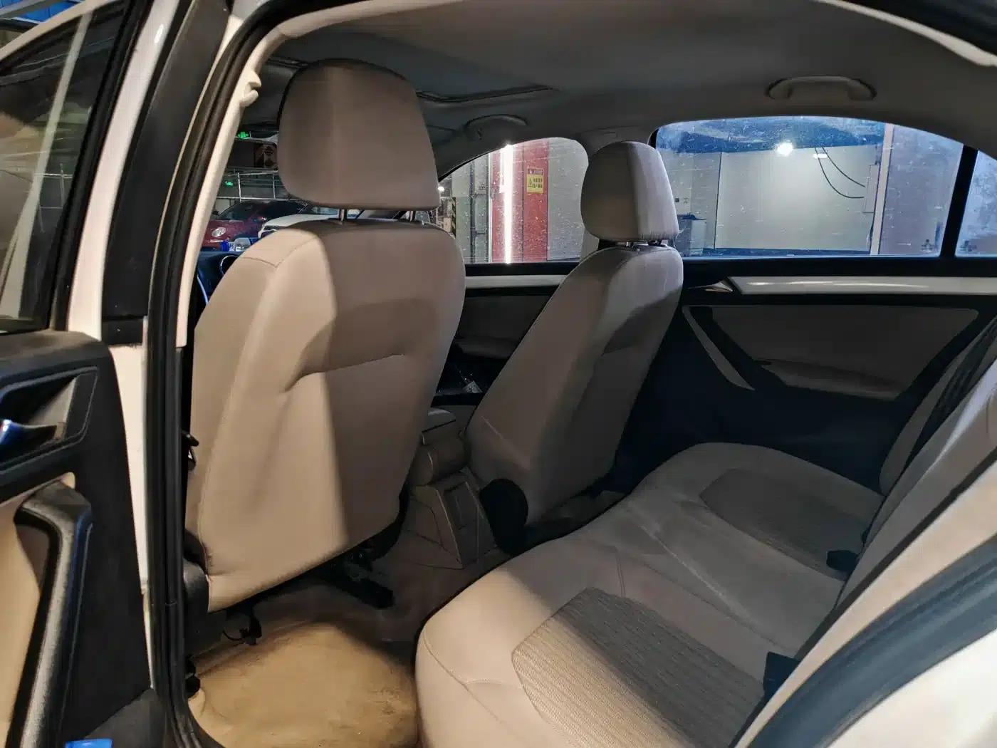 Jetta 2015 1.6L Manual Comfort Model — миниатюра 6