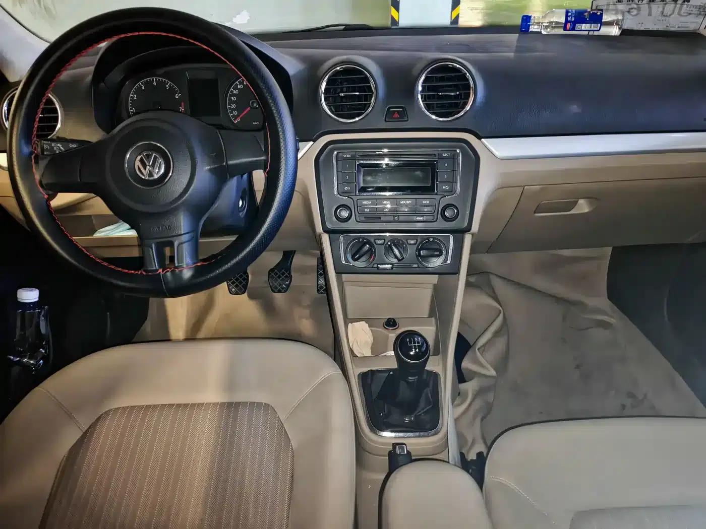 Jetta 2015 1.6L Manual Comfort Model — миниатюра 7