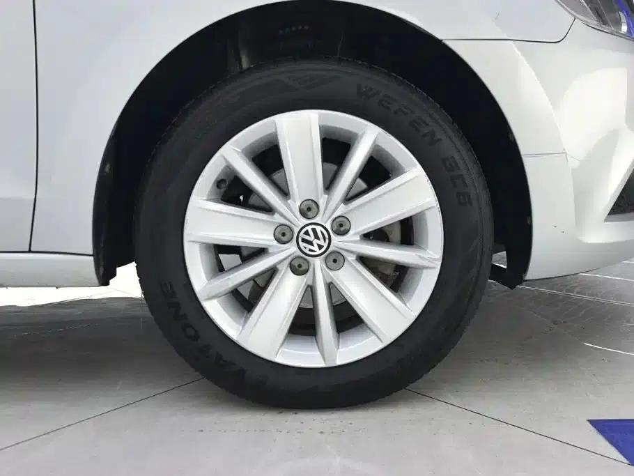 Jetta 2013 1.6L Automatic Comfort Model — миниатюра 6