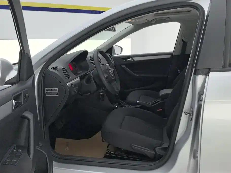 Jetta 2013 1.6L Automatic Comfort Model — миниатюра 9