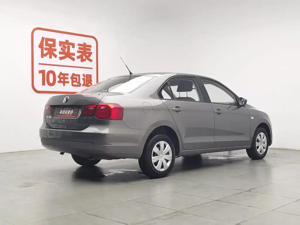 Jetta 2015 1.6L Manual Fashion Edition — миниатюра 2