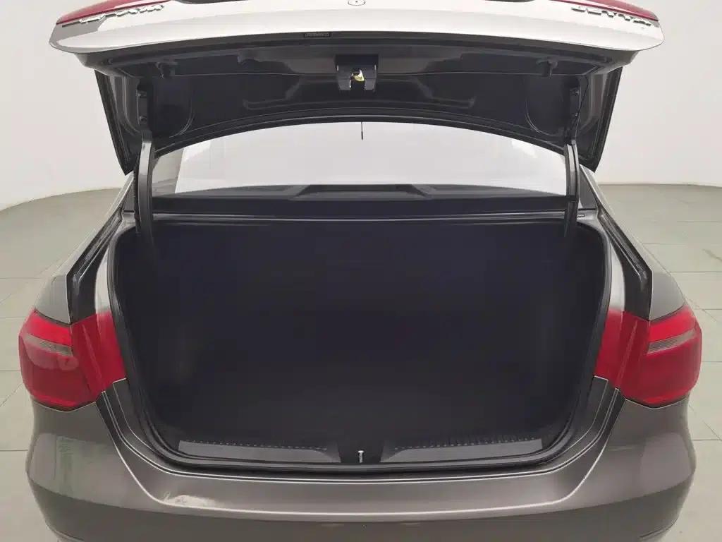 Jetta 2015 1.6L Manual Fashion Edition — миниатюра 16