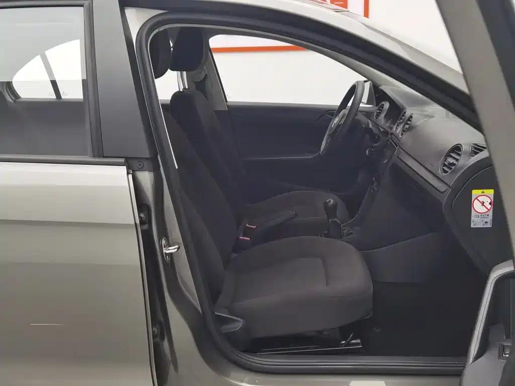 Jetta 2015 1.6L Manual Fashion Edition — миниатюра 23