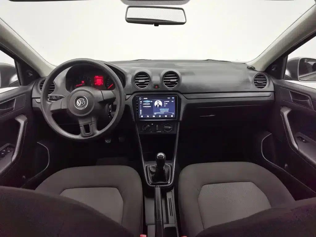 Jetta 2015 1.6L Manual Fashion Edition — миниатюра 5