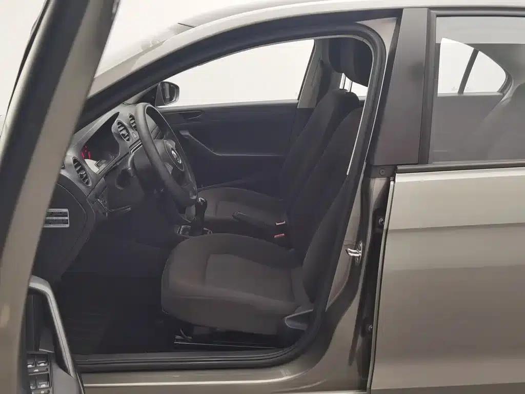 Jetta 2015 1.6L Manual Fashion Edition — миниатюра 10