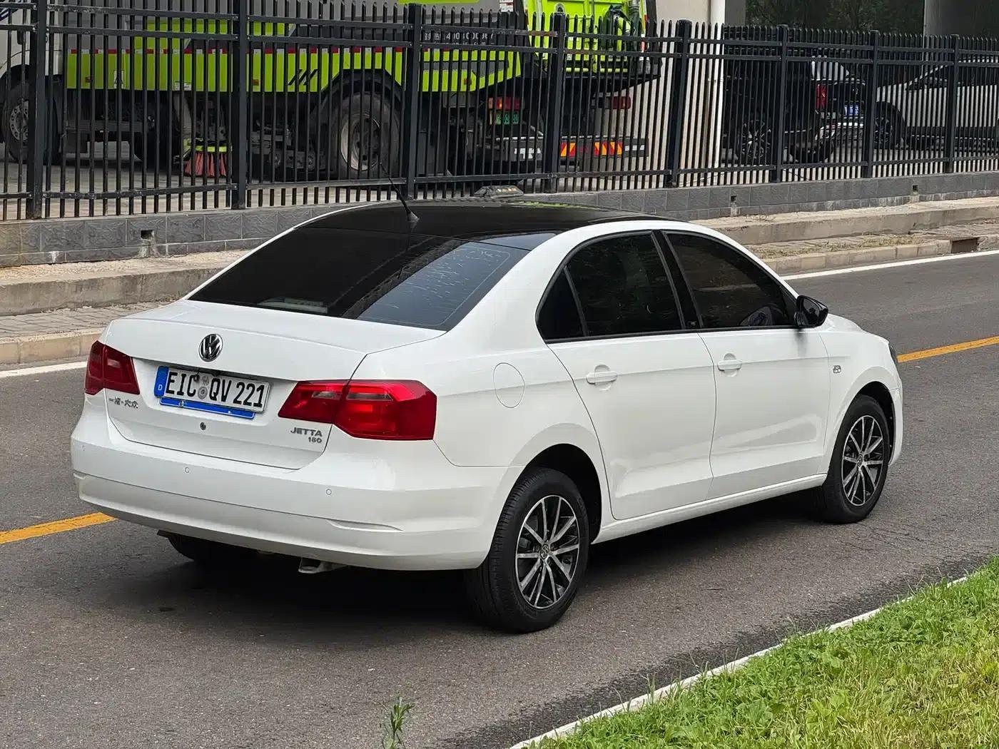 Jetta 2016 1.6L 25th Anniversary Edition — миниатюра 5