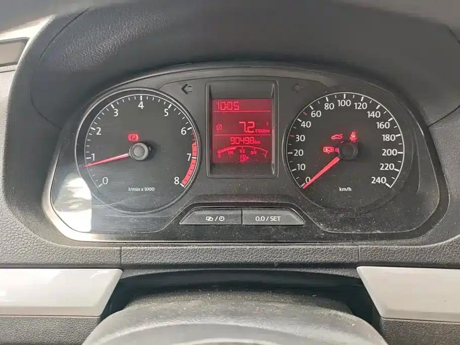 Jetta 2015 Value Edition 1.6L Manual Comfort Model — миниатюра 14
