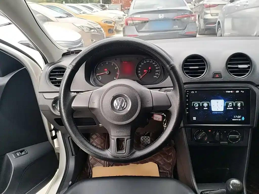 Jetta 2015 Value Edition 1.4L Manual Fashion Model — миниатюра 11