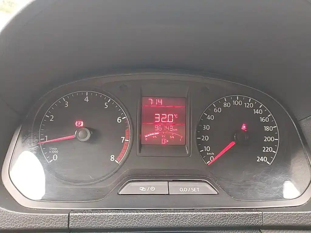 Jetta 2015 Value Edition 1.4L Manual Fashion Model — миниатюра 12