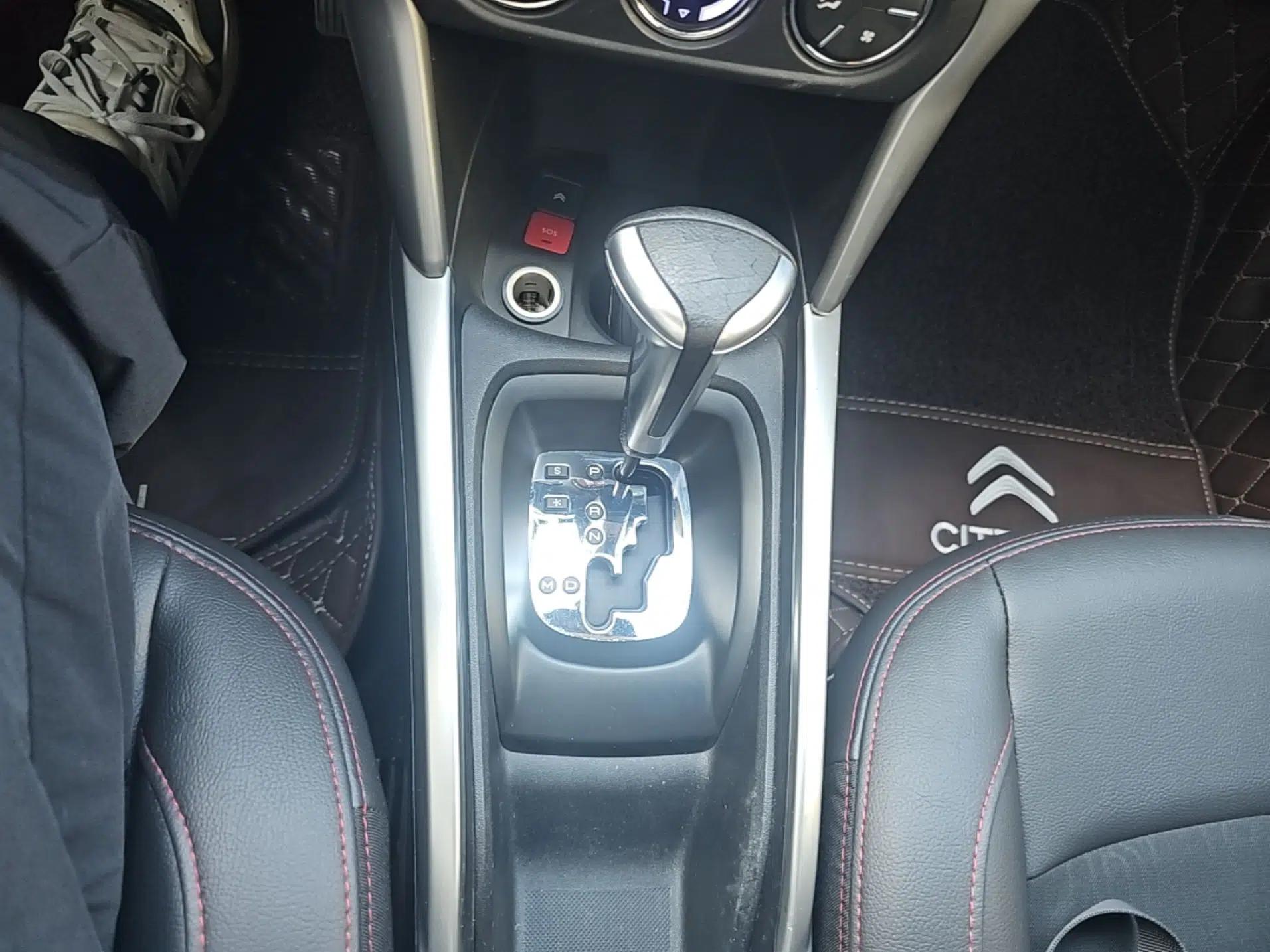 Citroen C3-XR 2015 1.6L Automatic Smart Version — миниатюра 16