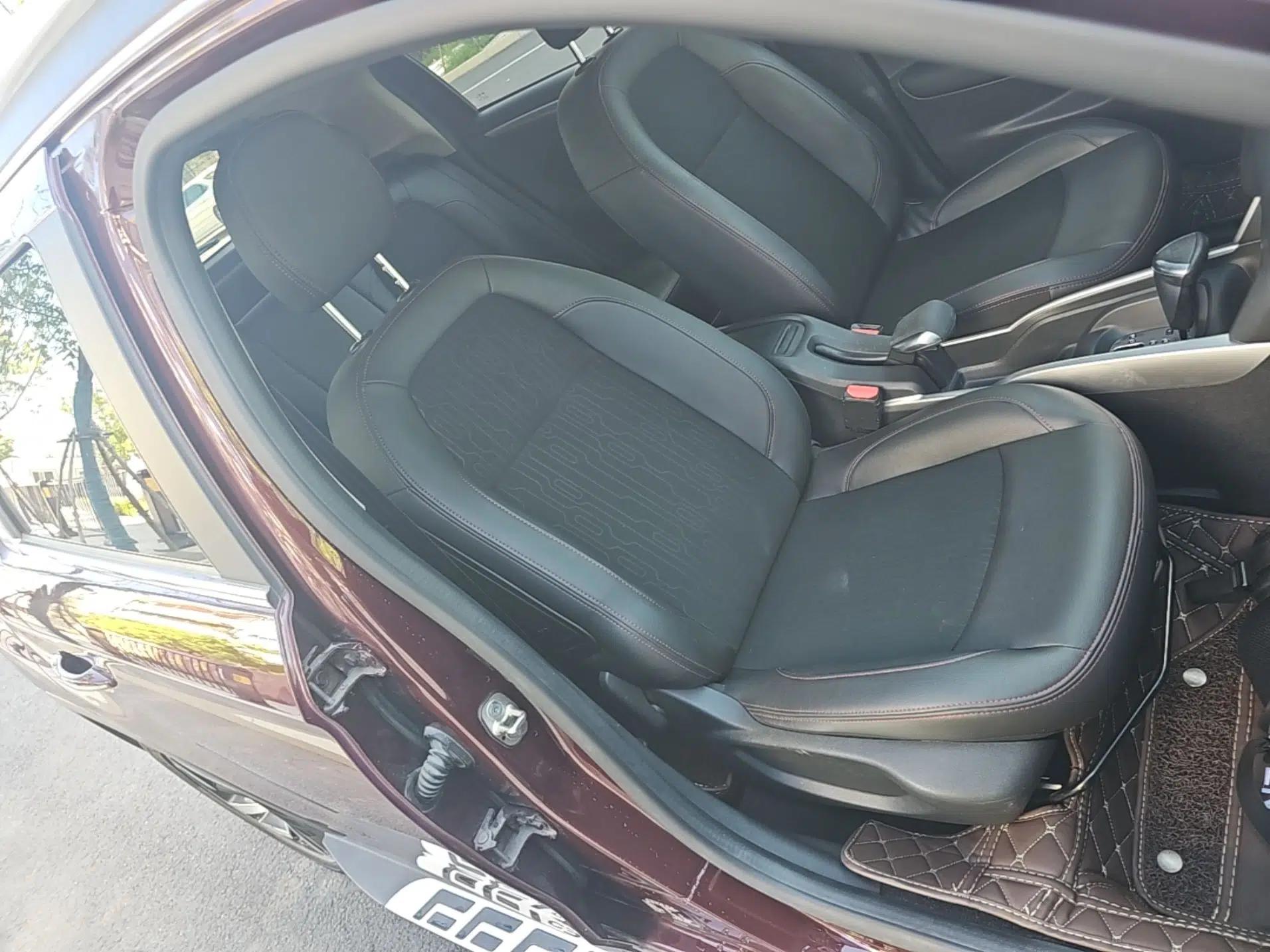 Citroen C3-XR 2015 1.6L Automatic Smart Version — миниатюра 19