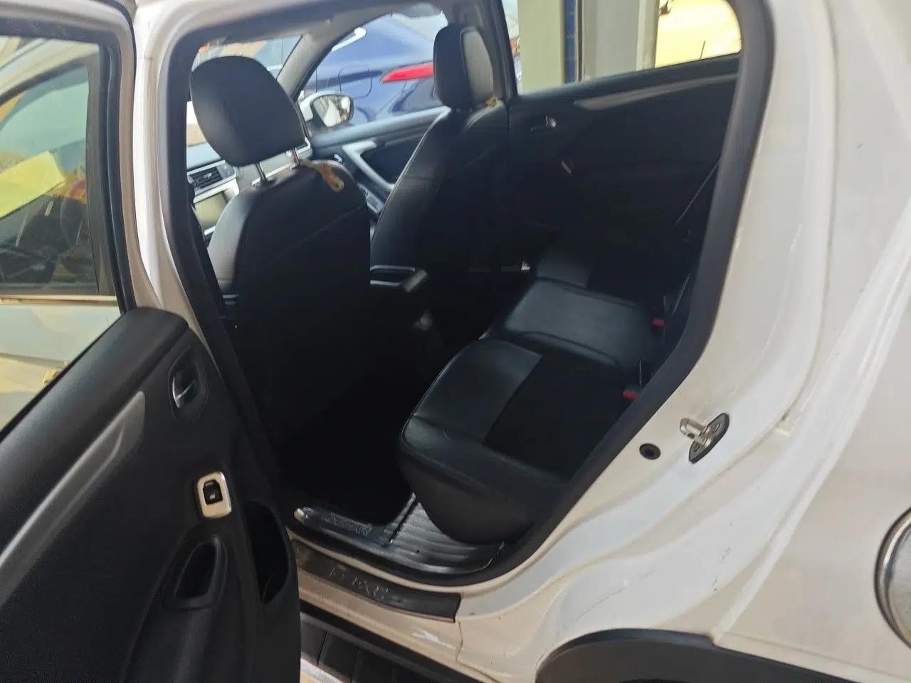 Citroen C3-XR 2015 1.6L Automatic Pioneer Model — миниатюра 17