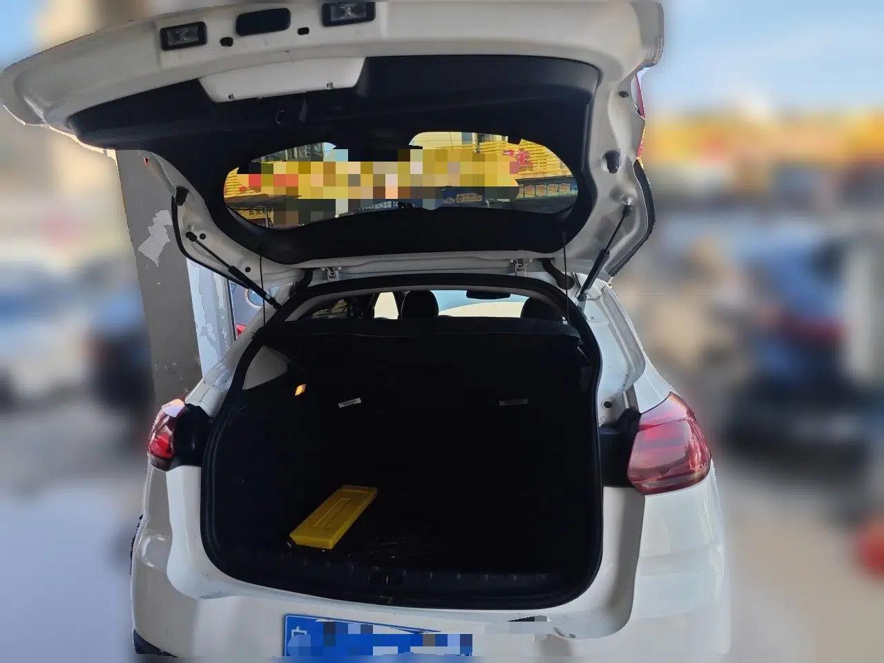 Citroen C3-XR 2015 1.6L Automatic Pioneer Model — миниатюра 19